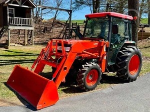 Kubota M7040 4WD Cab Tractor 645 Hours 70 HP Dual Hydraulic Rear Remotes 40HP Rated <b>Walking</b> Tractor - Product Image 2