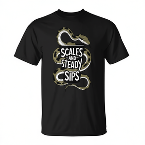 T-shirt Scales And Steady Sips Snake Lovers, nera, taglia unisex per adulti - Product Image 2
