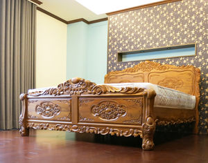 Lit king-size en bois massif sculpté à la main, de qualité supérieure, avec cadre et pied de lit luxueux, meubles de chambre à coucher de qualité supérieure. - Product Image 4