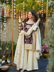 Vêtement ethnique indien Pur, en organza de soie et velours avec broderie lourde et travail de séquence, salwar kameez avec dupatta en organza - Product Image 4