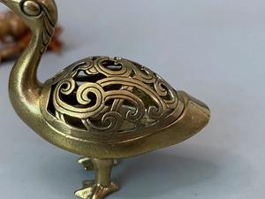 Brûleur d'encens à charbon de bois en laiton et métal en forme de canard avec logo personnalisé pour usage religieux Brûleur d'encens à parfum d'air pour bureau à domicile - Product Image 3