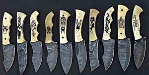 มีดสกินเนอร์เหล็กดามัสกัส OEM ขนาด 8 นิ้ว พร้อมด้ามจับทำจากกระดูกสลักลายสวยงาม ชุด 20 ชิ้น ผลิตด้วยมือ รวมแผ่นหนัง - Product Image 6