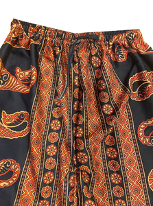 Pyjamas en soie à la mode pour femmes Pantalon ample de style Boho pour un voyage relaxant ou un yoga Vêtements de nuit doux et fluides - Product Image 2