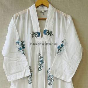 Hermoso Vestido de Algodón con Estampado Floral, Vestido para Uso Casual, Vestido con Estampado a Mano - Product Image 3