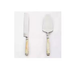 Ensemble de fromages de luxe en acier inoxydable poli miroir doré avec poignée en nacre et boîte d'emballage de cadeaux marron - Product Image 4