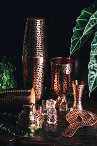 ชุดแก้วทองแดงลายตอก สำหรับมืออาชีพและใช้ในชีวิตประจำวัน เหมาะสำหรับเครื่องดื่มทั่วไปหรือโอกาสพิเศษ ขายส่งจากอินเดีย - Product Image 5