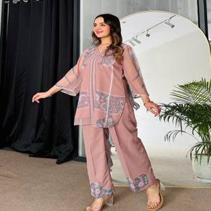 Ensemble Kurti et pantalon VASTRA COTTAGE en faux georgette lourd pour femmes, imprimé numérique, manches longues, vêtements ethniques cousus - Product Image 2