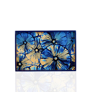 Plateau en laque à motif de fleurs bleues fabriqué à la main Plateau de service de boissons de luxe directement du Vietnam pour hôtels et restaurants - Product Image 3