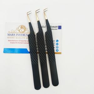 Pinces à épiler pour extensions de cils en fibre de diamant noir mat à 90 degrés avec logo personnalisé - Product Image 4