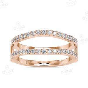 Anillo de diamante paralelo de oro clásico de 14K de Fiona Diamonds VVS Diamante natural para compromiso o fiestas de boda - Product Image 1