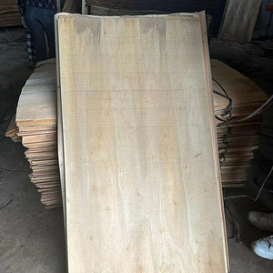 Placage de bois rotatif vietnamien de 1,7 mm, économique, en eucalyptus/caoutchouc/acacia/pin, pour la fabrication de contreplaqué - Product Image 1
