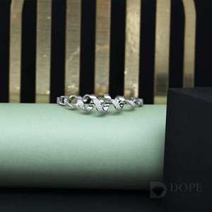 Bracelet unique rigide en diamant cultivé en laboratoire en or blanc massif 18 carats avec un design exclusif plaqué or pour chaque lieu - Product Image 1