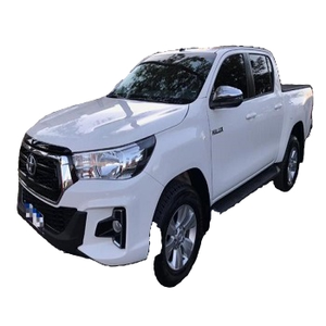 Pick-up Toyota Hilux d'occasion 2023/2022/2021/2020 avec moteur turbo électrique, traction avant, pneus R16, sièges en cuir, intérieur sombre, conduite à gauche - Product Image 2
