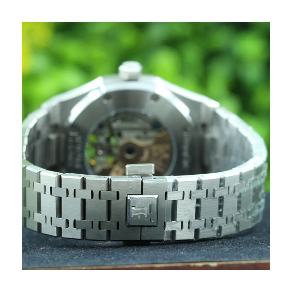 VVS Clarity jam tangan berlian bertatahkan Moissanite penuh es keluar Tersedia dengan harga murah