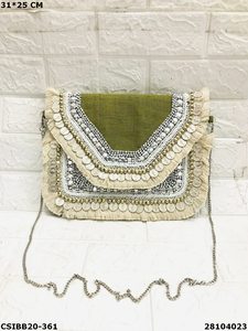 Bolso de mano de diseñador artesanal con bordado de piedras y cuentas bohemias Banjara para damas que mezclan la tradición con el estilo - Product Image 5