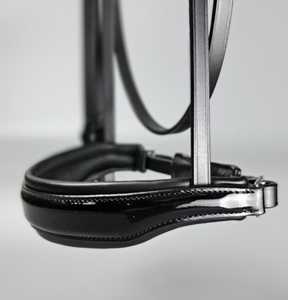 El proveedor indio ofrece una brida Bitless personalizable para montar una brida Bitless de cuero de tracción lateral en varios tamaños de colores al por mayor - Product Image 4