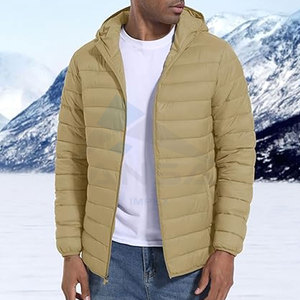 Veste polaire isolée pour hommes en gros manteau d'hiver léger matelassé avec tissu résistant à l'eau et capuche logo de couleurs personnalisées - Product Image 4