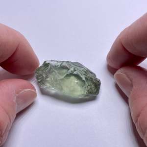 Quartz Prasiolite Vert Naturel, Pierre Précieuse Carrée en provenance du Brésil - Product Image 3