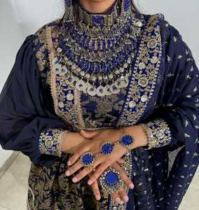 Precio negociable Vestidos vintage afganos Vestido kuchi afgano de material de terciopelo más vendido disponible en colores y diseños personalizados - Product Image 3