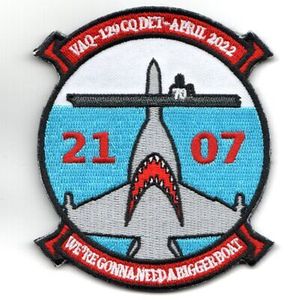 Écussons tissés brodés avec logo 3D personnalisé insignes de l'alphabet en polyester à pli d'extrémité pour la conception d'étiquettes tissées de vêtements - Product Image 1