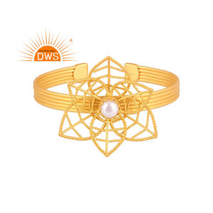 Meilleure vente en argent sterling plaqué or 18 carats perle naturelle manchette bracelet demi-bijoux fins pour femme cadeau pour elle - Product Image 1