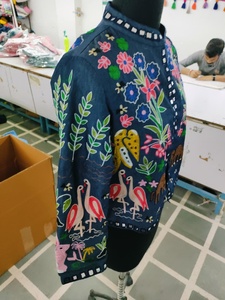 Abrigo Bordado Suzani de Invierno para Mujer, Diseño Bohemio Elegante, Estilo Europeo, Chaqueta Clásica con Borde de Espejo - Product Image 4