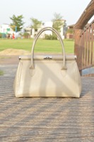 Sac à main pour dames en cuir véritable de haute qualité avec fermeture éclair fabriqué pour la vente en gros