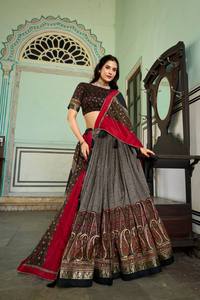 Lehenga choli ผ้าไหมทัสซาร์พร้อมฟอยล์พิมพ์ลายใส่ทำงานในงานแต่งงานสไตล์อินเดียใต้ - Product Image 4