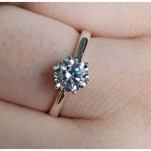 Anillo Solitario Hecho a Mano con Circonita Cúbica de Seis Puntas en Plata de Ley, Regalo de Cumpleaños, Aniversario o para Damas de Honor - Product Image 2