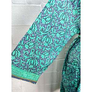Bata Kimono de Seda Reciclada Vintage con Estampado Floral, Estilo Boho, para el Hogar, Kimono de Playa, Regalo de Aniversario para Ella, Traje de Baño - Product Image 4