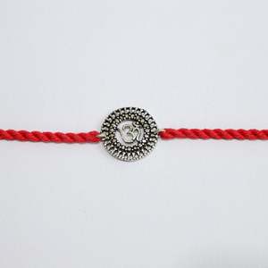 Amuleto Religioso Hindú Vintage Om Divino de Plata 92.5, Personalizable, Chapado con Diamantes Incrustados, Regalo para Hermanas - Product Image 4