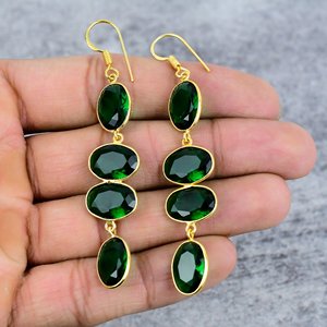 Pendientes de diópsido de cromo hechos a mano de cuatro piedras preciosas Plata de Ley 925 con chapado en oro Declaración de mujer Diseño colgante ovalado Regalo - Product Image 2