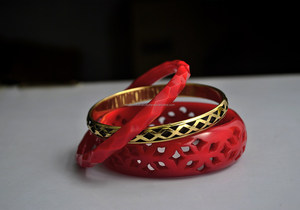 Brazalete de resina de diseño moderno más vendido acabado pulido brillante inspirado en el estilo Ángel DIY artesanía arte joyería de moda - Product Image 2