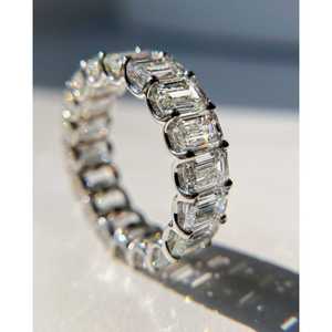 แหวนเพชรสีขาวสุดหรูสีทองประดับเพชรหรูหราได้รับการรับรองว่า IGI รูปทรงดีเครื่องประดับสำหรับปาร์ตี้แหวนแต่งงานได้รับการรับรอง - Product Image 1