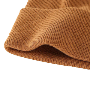 OEM Premium clásico acrílico Unisex liso cálido invierno sombreros bordado personalizado diseño Logo Beanie con parche de cuero - Product Image 4