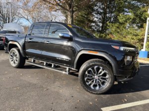 GM C Canyon 4WD Denali 2024 Usado en Buen Estado - Product Image 2