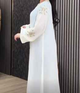 Abayas pour femmes importées de qualité supérieure élégantes modestes brodées à la main robes formelles de style dubaï tissu respirant musulman traditionnel - Product Image 1