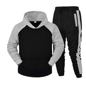 Sweat à capuche teint uni 100% coton avec pantalon évasé à rayures survêtement sur mesure pour hommes, costume d'hiver en polaire pour hommes - Product Image 1