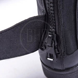 Équipement d'équitation demi-chaps de haute qualité en cuir de vache en cuir véritable Style occidental confortable personnalisable pour hommes - Product Image 4