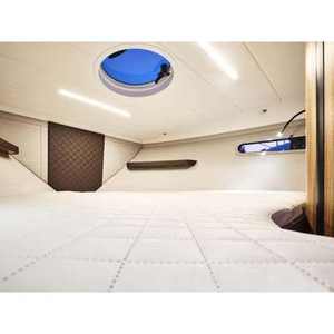 Lancha de Carreras Windy 27 Solano RS con Motor de 1x430 CV, Dimensiones 8.24x2.60 m - Product Image 6