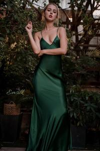 Vestido Largo Verde Esmeralda de Seda 100% Pura, Corte Diagonal, Espalda Descubierta, Estilo Casual para Damas de Honor, con Escote Profundo en V - Product Image 4