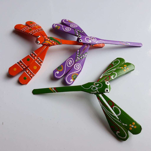 Coloré peint bambou libellule jouet à la main équilibrage artisanat cadeau pour enfants et décoration de la maison Animal fabriqué au Vietnam - Product Image 4