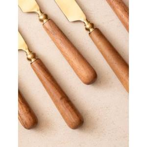 Ensemble de couverts sculptés de qualité supérieure avec des silhouettes modernes et élégantes et une présence luxueuse sur la table pour une restauration raffinée - Product Image 2