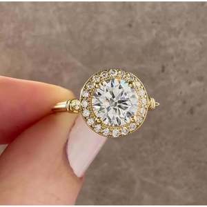 Bague en or plaqué style vintage avec diamant de laboratoire rond certifié IGI 1,80 carats D-E-F VVS VS, bague tendance pour femme - Product Image 5