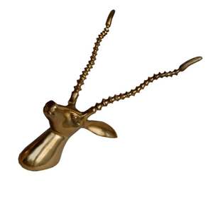 Statue de tête de cerf à longue corne en aluminium de haute qualité avec Sculpture de tête de cerf finie Antique en laiton pour la décoration murale et la décoration de la maison - Product Image 1