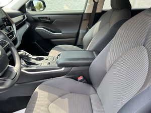 Toyota Hilander 2022 d'occasion, conduite à gauche ! Bon état - Product Image 3