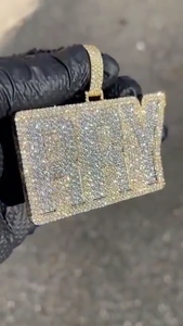 Colgante de Plata de Ley 925 con Baño de Rodio, con Letra Personalizada Iced Out, Corte Redondo, Diamante Moissanita VVS Brillante, para Uso Unisex - Product Image 2