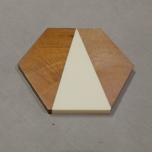 L'exportateur indien en gros propose un nouveau design classique de forme carrée en bois sous-verre ensemble de coussins en résine accessoires de décoration de table vente - Product Image 2