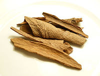 Bâtonnets fendus de cigarette du Vietnam pressés, cassés, cannelle, coupe carrée, cannelle, épices simples pressées, cassia Akina