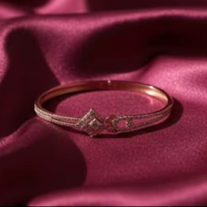 การออกแบบที่สวยงามแฟนซี CZ AD หินเต็มรูปแบบ Kada หรูหราปาร์ตี้สวมใส่เครื่องประดับสำหรับผู้หญิงที่สมบูรณ์แบบสำหรับงานแต่งงานเทศกาลและพิเศษ - Product Image 1